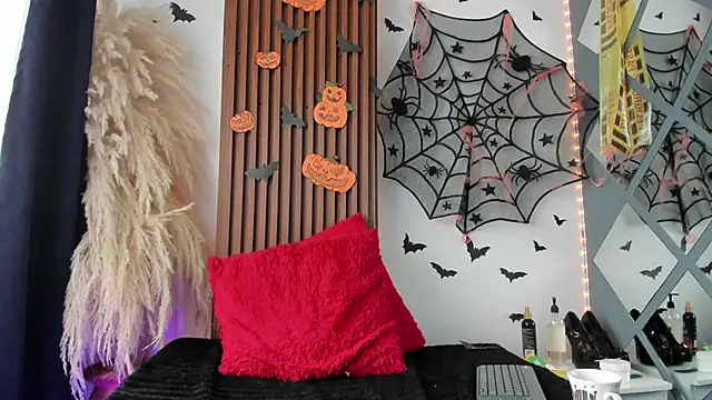 Snapshot of hannah_lover chatting on 10.25.25 hannah lover online show from 10.25.25