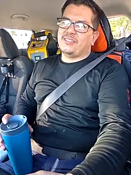 Snapshot of lucho8690 chatting on 10.13.25 lucho8690 online show from 10.13.25