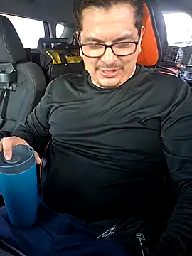 Snapshot of lucho8690 chatting on 10.24.25 lucho8690 online show from 10.24.25