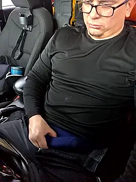 Snapshot of lucho8690 chatting on 10.28.25 lucho8690 online show from 10.28.25