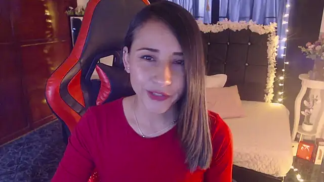 Snapshot of Sofia-mel chatting on 10.20.25 Sofia-mel online show from 10.20.25