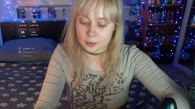 Snapshot of s1lvercherub chatting on 05.16.26 s1lvercherub online show from 05.16.26
