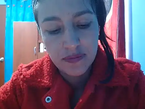 Snapshot of SarahFriendly chatting on 06.25.26 SarahFriendly online show from 06.25.26
