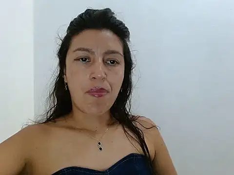Snapshot of SarahFriendly chatting on 07.16.26 SarahFriendly online show from 07.16.26