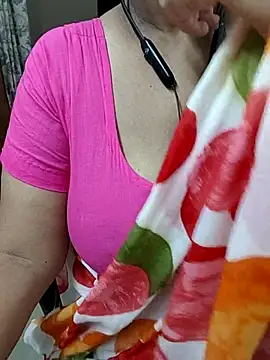 Snapshot of tami_lavanya chatting on 06.17.26 tami lavanya online show from 06.17.26