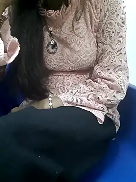 Snapshot of Aarti-kumri chatting on 10.08.25 Aarti-kumri online show from 10.08.25