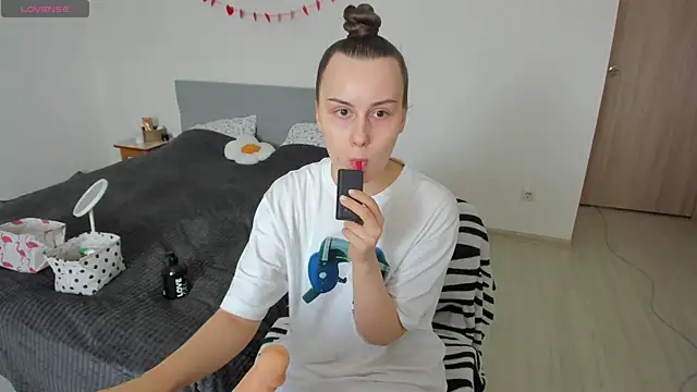 Kelly Cartier online show from 02.13.26