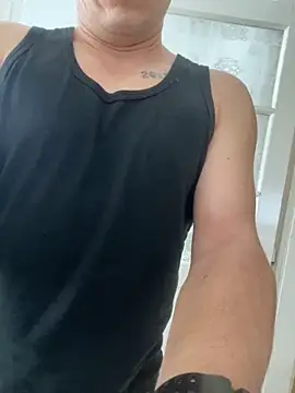 Snapshot of MagyarHunor chatting on 12.03.25 MagyarHunor online show from 12.03.25