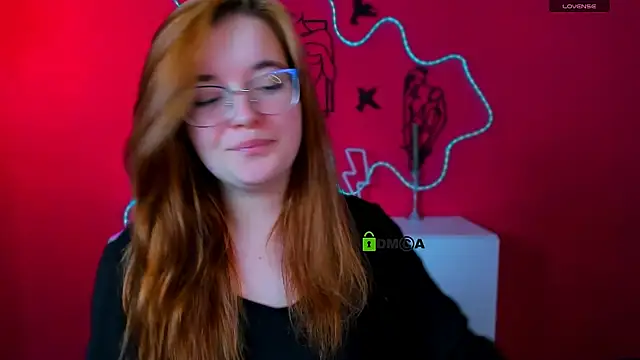 nika-still online show from 04.10.26