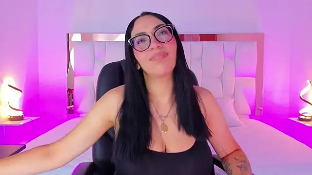 Camille Juicy online show from 09.12.25