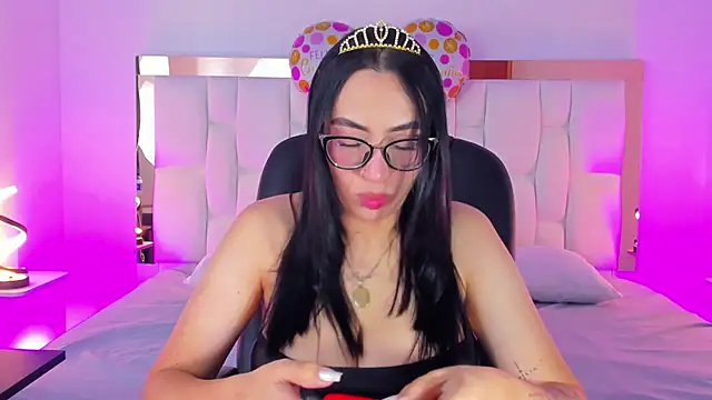 Camille Juicy online show from 09.17.25