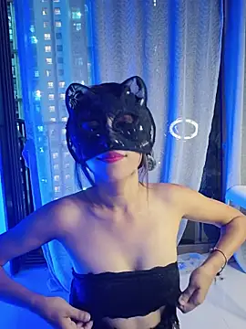 Snapshot of SinfulTemptation chatting on 04.25.26 SinfulTemptation online show from 04.25.26