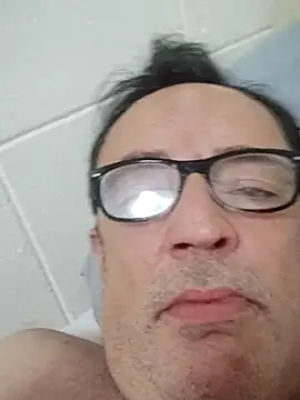 Snapshot of Txacas chatting on 10.02.25 Txacas online show from 10.02.25