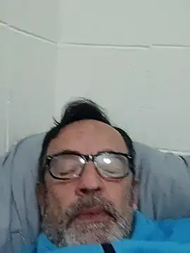 Snapshot of Txacas chatting on 01.17.26 Txacas online show from 01.17.26