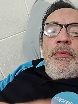 Snapshot of Txacas chatting on 02.06.26 Txacas online show from 02.06.26