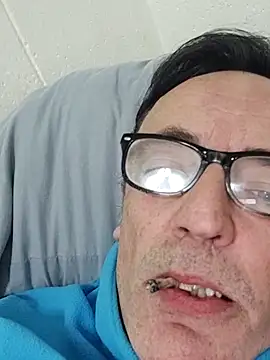 Snapshot of Txacas chatting on 02.14.26 Txacas online show from 02.14.26