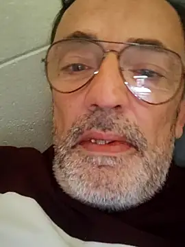 Snapshot of Txacas chatting on 02.23.26 Txacas online show from 02.23.26