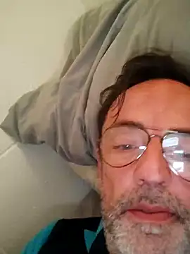 Snapshot of Txacas chatting on 02.27.26 Txacas online show from 02.27.26