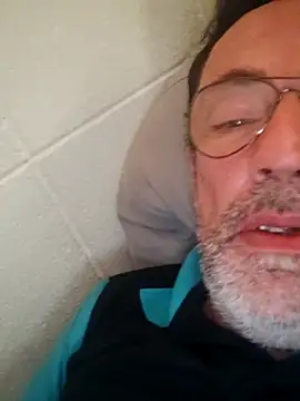 Snapshot of Txacas chatting on 02.28.26 Txacas online show from 02.28.26