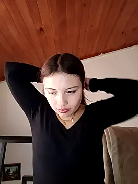 Snapshot of MIA_29- chatting on 10.22.25 MIA 29- online show from 10.22.25