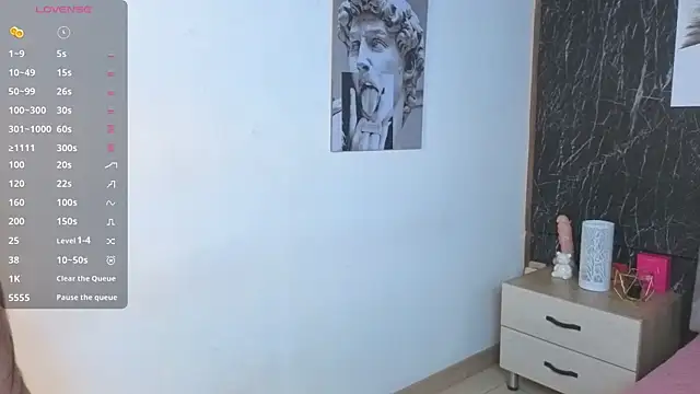 Snapshot of emmi_collinss chatting on 10.10.25 emmi collinss online show from 10.10.25