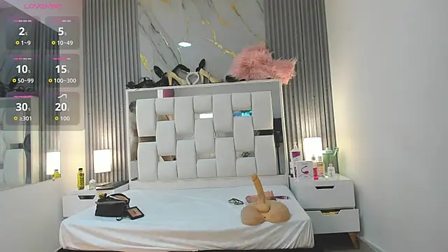 VanessaHard as online show from 11.13.25