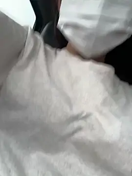 Snapshot of ni_ni01 chatting on 11.13.25 ni ni01 online show from 11.13.25