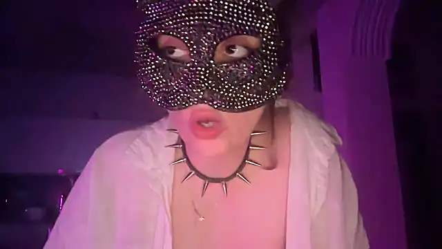 Lunahadidd online show from 03.05.26