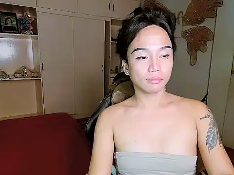 YourNikkieXxx online show from 10.28.25