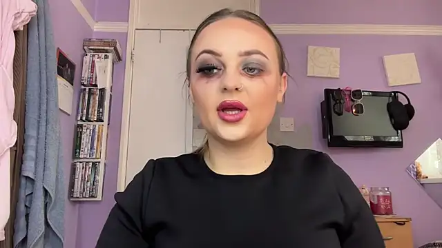 SexySashaxox online show from 10.31.25