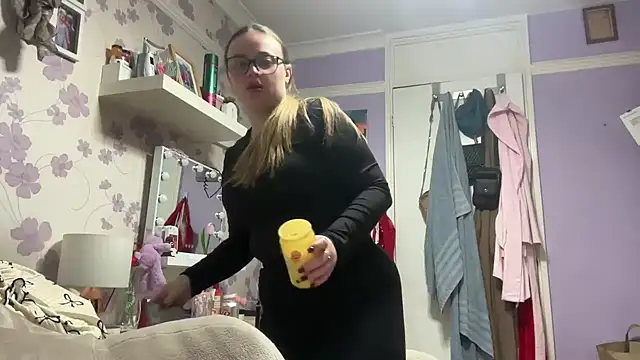 Snapshot of SexySashaxox chatting on 02.02.26 SexySashaxox online show from 02.02.26