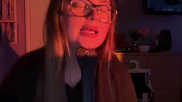 Snapshot of SexySashaxox chatting on 02.05.26 SexySashaxox online show from 02.05.26