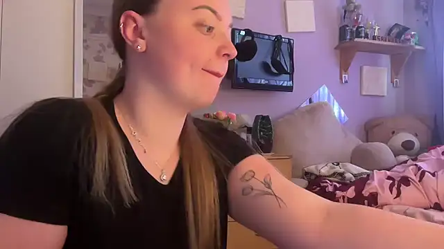 Snapshot of SexySashaxox chatting on 02.20.26 SexySashaxox online show from 02.20.26