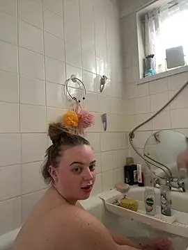 Snapshot of SexySashaxox chatting on 02.21.26 SexySashaxox online show from 02.21.26