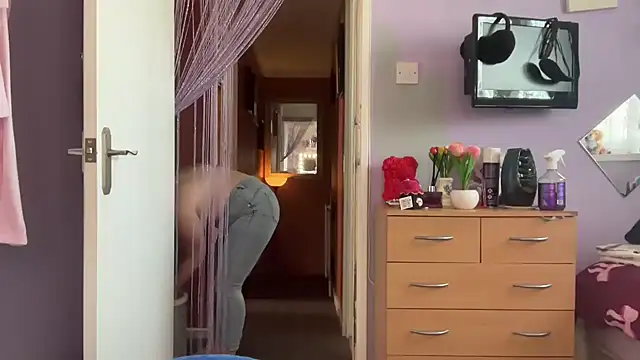 Snapshot of SexySashaxox chatting on 02.25.26 SexySashaxox online show from 02.25.26