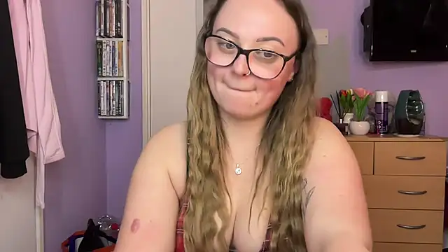 Snapshot of SexySashaxox chatting on 03.02.26 SexySashaxox online show from 03.02.26