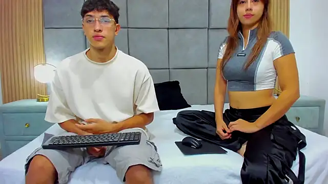 ChanellandMax online show from 11.05.25