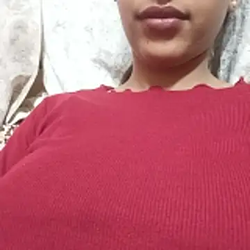 Snapshot of wildradha chatting on 10.27.25 wildradha online show from 10.27.25