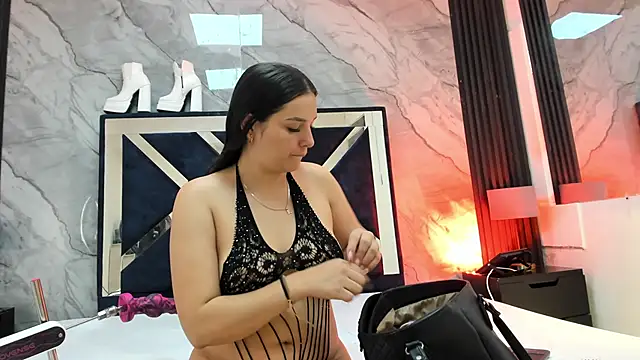Snapshot of VioletRose_as chatting on 05.10.26 VioletRose as online show from 05.10.26
