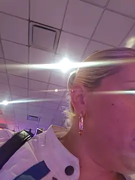 toomuchofafreak online show from 10.09.25