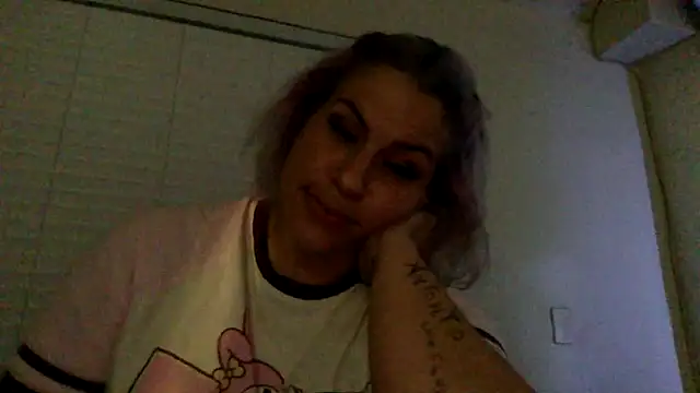 toomuchofafreak online show from 10.29.25