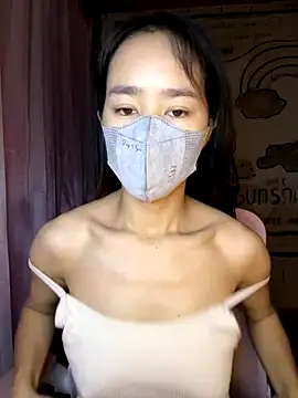 TiNa 04 online show from 10.18.25