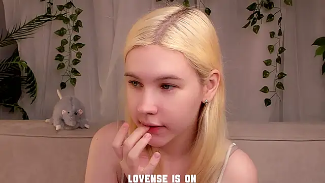 ElizSpieth online show from 11.13.25