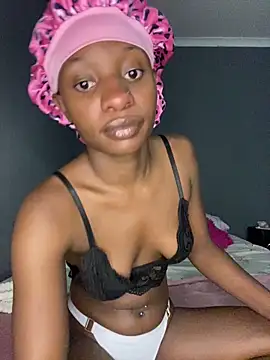 LonelyQueenxx25 online show from 02.01.26