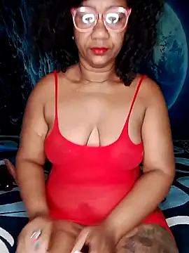 Snapshot of analgetica chatting on 09.30.25 analgetica online show from 09.30.25