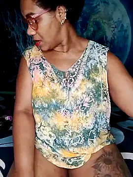 Snapshot of analgetica chatting on 11.20.25 analgetica online show from 11.20.25