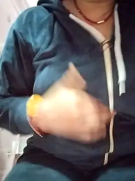 rani8008 online show from 11.19.25