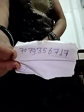 Snapshot of rani8008 chatting on 04.26.26 rani8008 online show from 04.26.26
