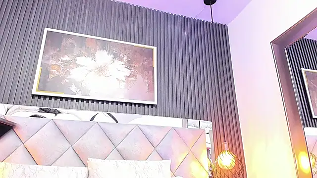 Luna Naughty1 online show from 10.15.25