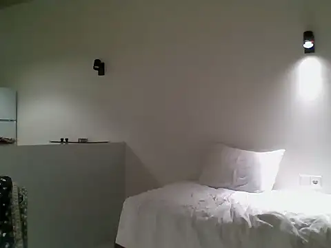 Snapshot of ALICAINWONDERLAND chatting on 10.09.25 ALICAINWONDERLAND online show from 10.09.25